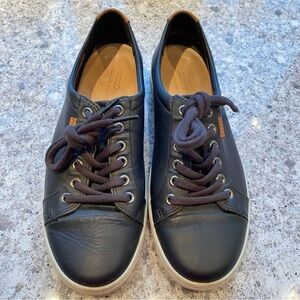 ECCO Black Leather Sneakers 7.5